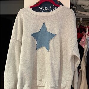 Women’s Light Gray Star Appliqué Sweatshirt